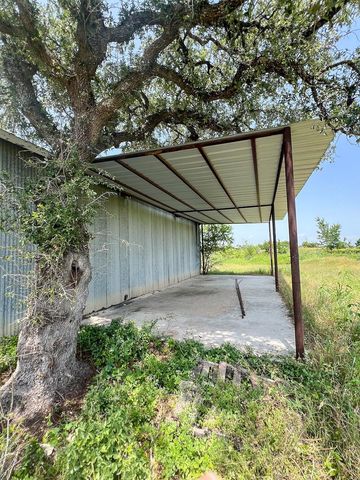 2143 Fm 1966, Maxwell, TX 78656