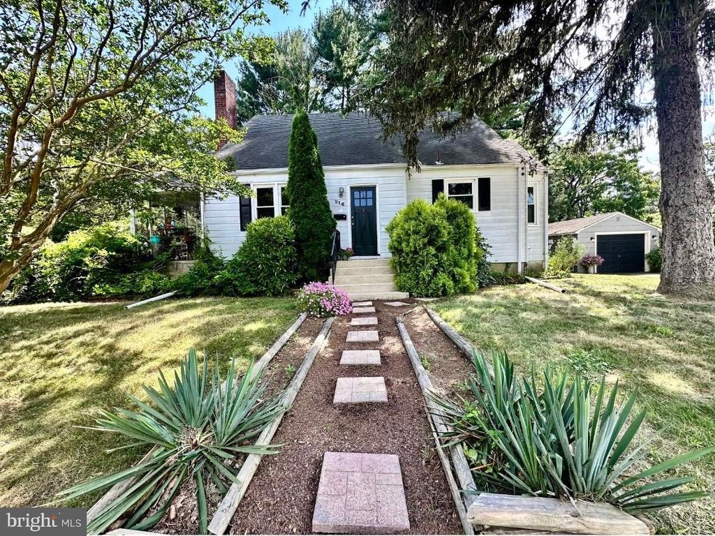 216 DICKINSON RD, Glassboro, NJ 08028