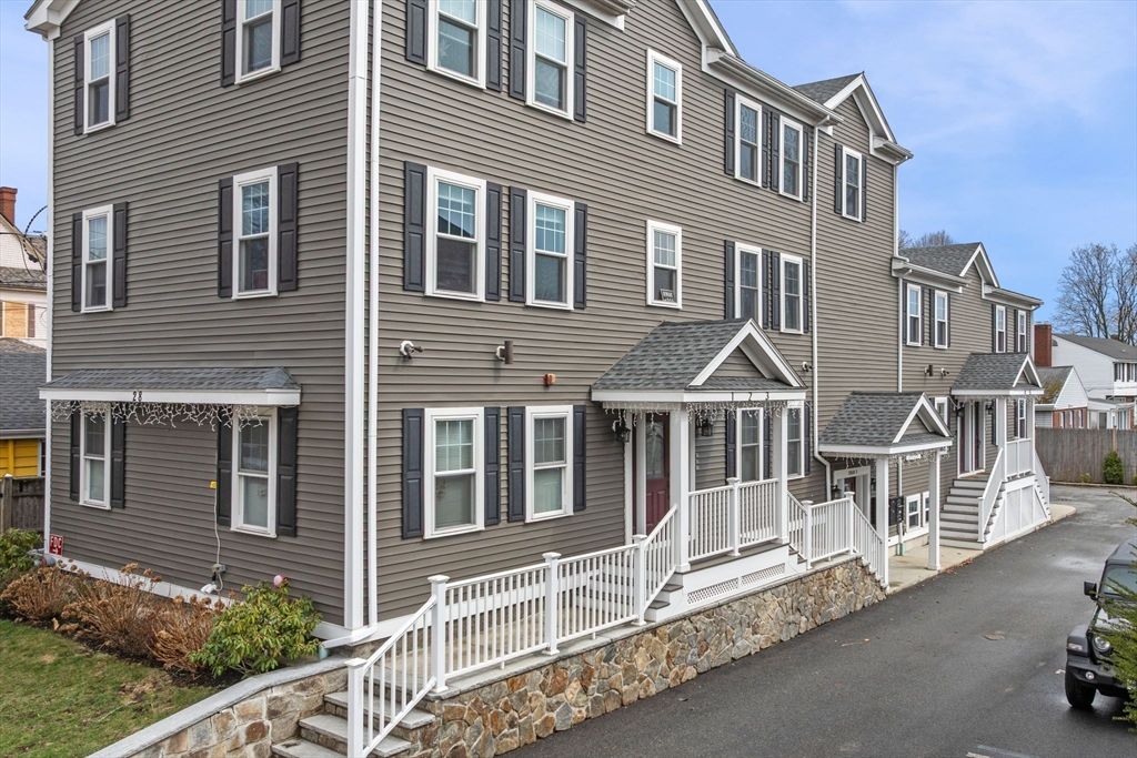 28 Baltimore St 4, Lynn, MA 01902