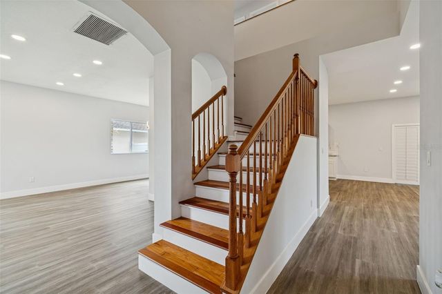 18154 SANDY POINTE DRIVE, Tampa, FL 33647