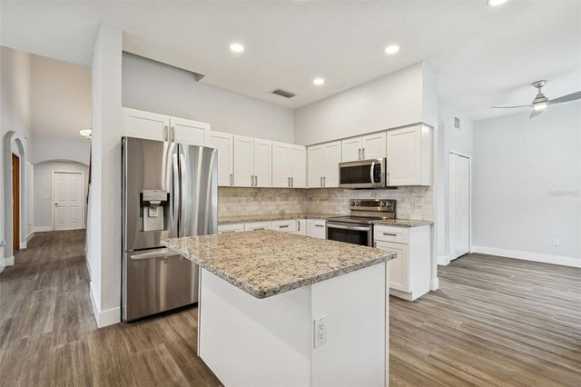 18154 SANDY POINTE DRIVE, Tampa, FL 33647