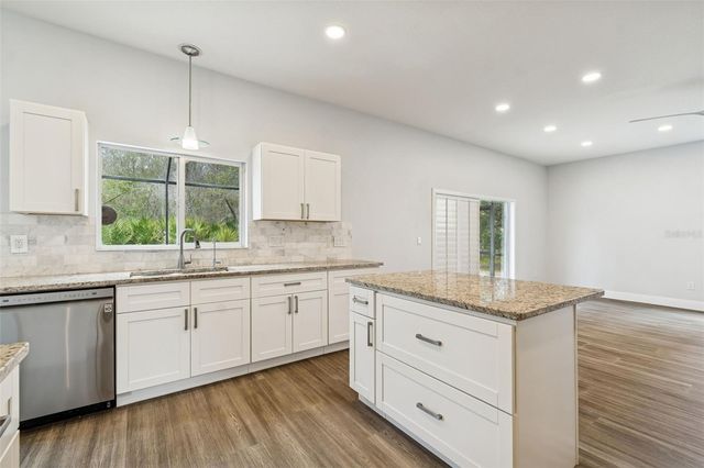 18154 SANDY POINTE DRIVE, Tampa, FL 33647