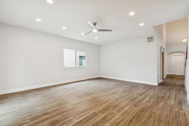 18154 SANDY POINTE DRIVE, Tampa, FL 33647