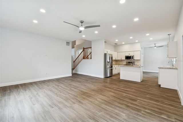 18154 SANDY POINTE DRIVE, Tampa, FL 33647