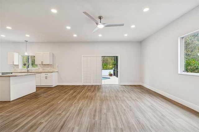 18154 SANDY POINTE DRIVE, Tampa, FL 33647