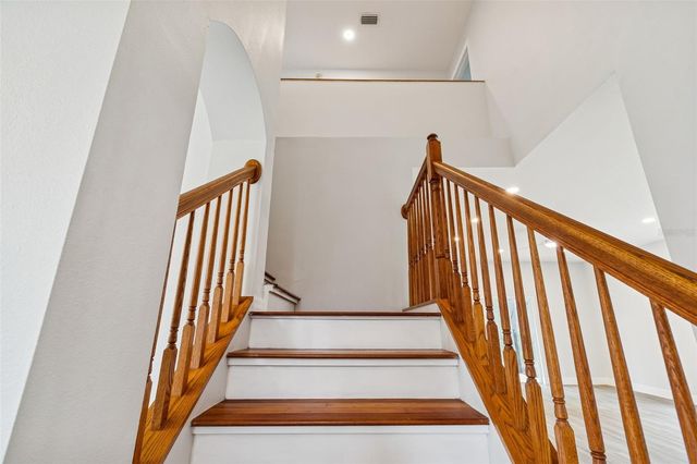 18154 SANDY POINTE DRIVE, Tampa, FL 33647