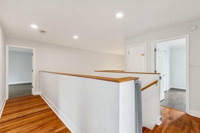 18154 SANDY POINTE DRIVE, Tampa, FL 33647