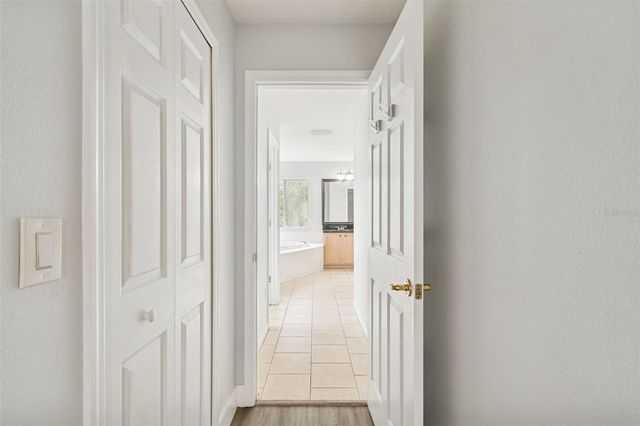 18154 SANDY POINTE DRIVE, Tampa, FL 33647