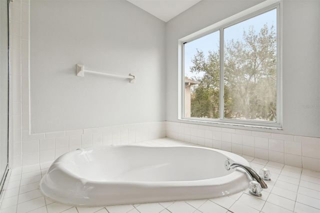 18154 SANDY POINTE DRIVE, Tampa, FL 33647