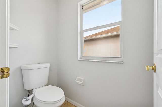 18154 SANDY POINTE DRIVE, Tampa, FL 33647