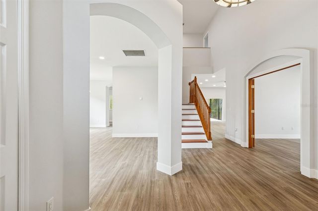 18154 SANDY POINTE DRIVE, Tampa, FL 33647