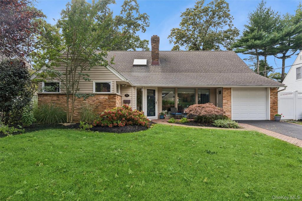 30 Range Drive, Merrick, NY 11566 — exterior