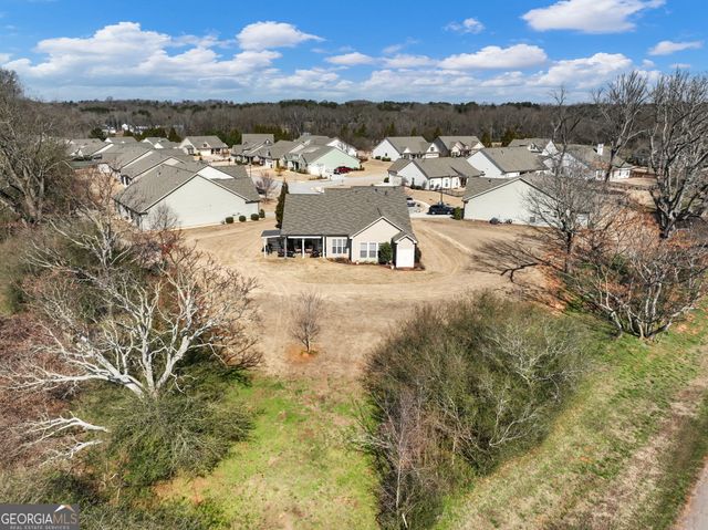 820 Lakeview Bend Circle, Jefferson, GA 30549