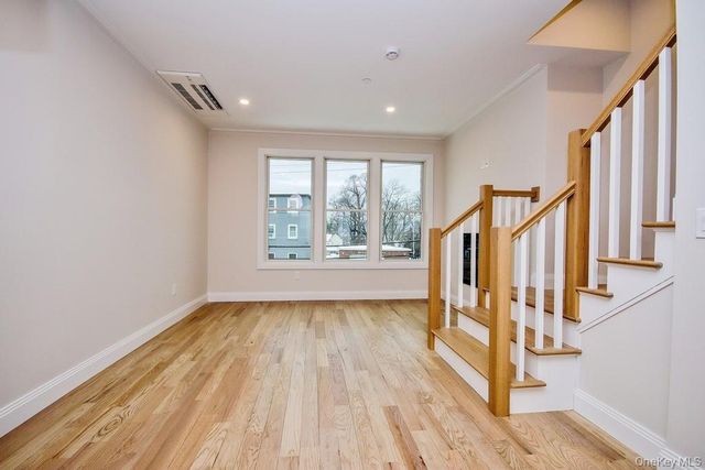 32 Andrews Lane, Sleepy Hollow, NY 10591