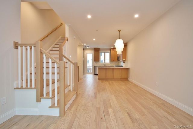 32 Andrews Lane, Sleepy Hollow, NY 10591