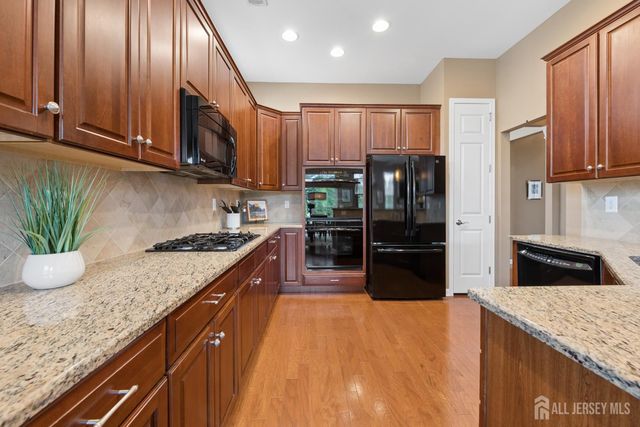 36 Einstein Way, East Windsor, NJ 08512