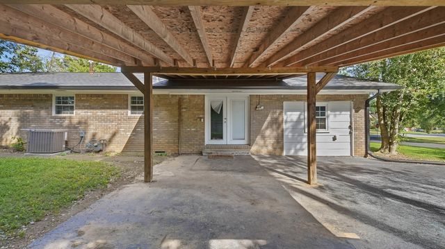 9121 N Hickory Valley Road, Chattanooga, TN 37416