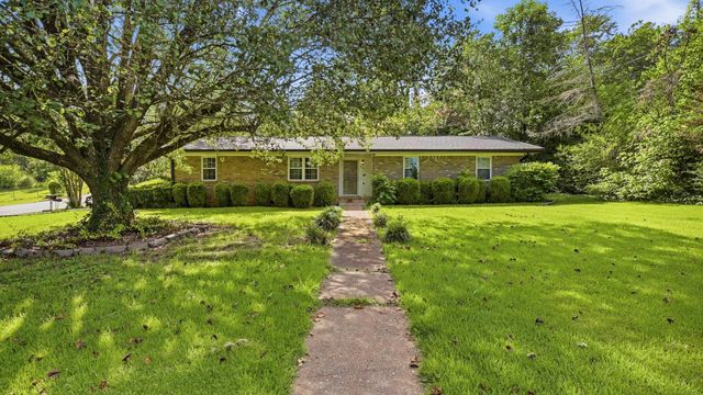 9121 N Hickory Valley Road, Chattanooga, TN 37416