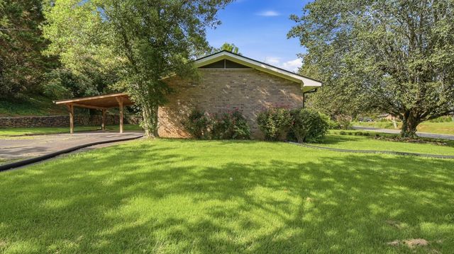 9121 N Hickory Valley Road, Chattanooga, TN 37416
