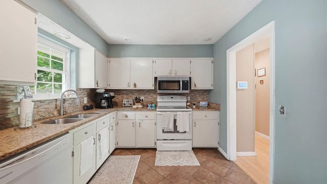 9121 N Hickory Valley Road, Chattanooga, TN 37416