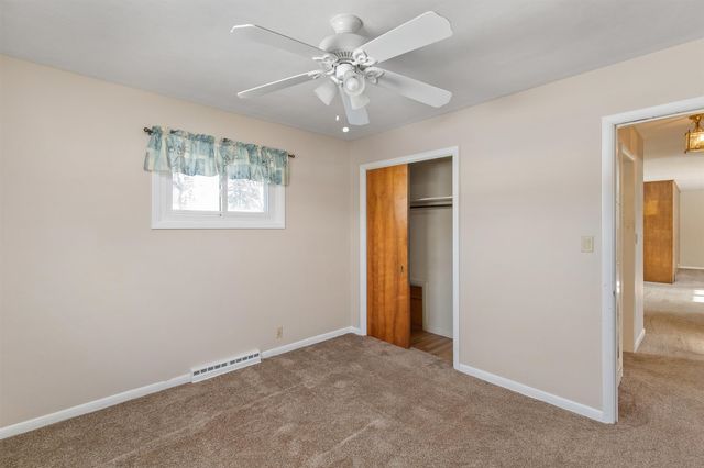 707 S 13th Avenue W, Newton, IA 50208