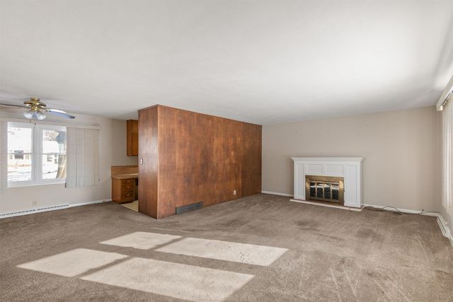 707 S 13th Avenue W, Newton, IA 50208