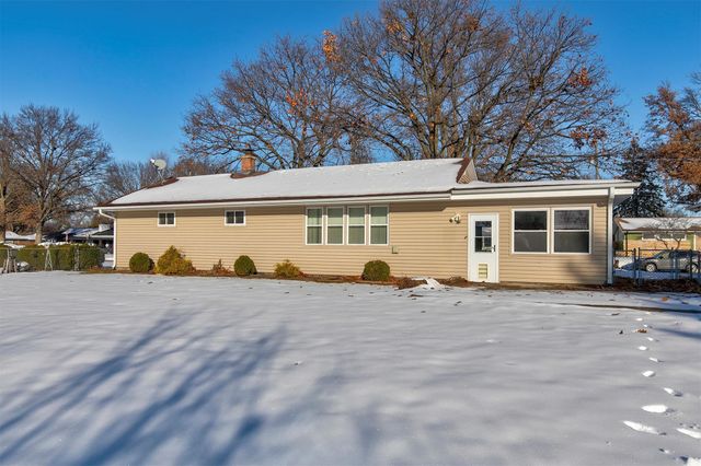 707 S 13th Avenue W, Newton, IA 50208