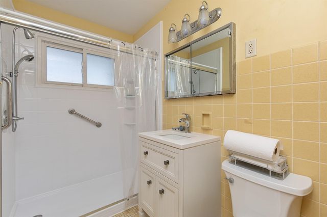 707 S 13th Avenue W, Newton, IA 50208