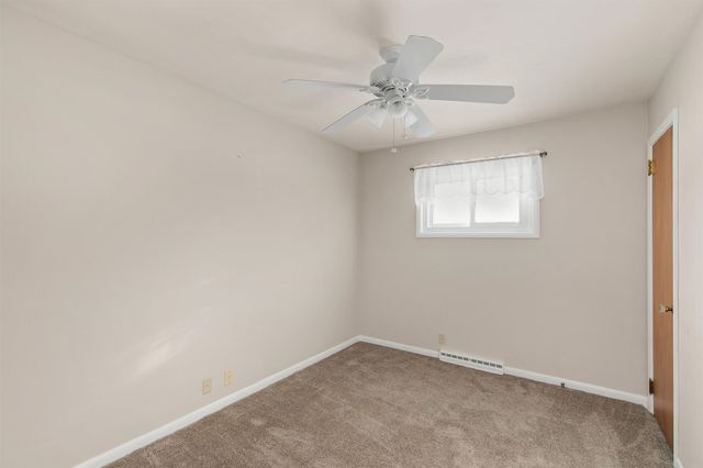 707 S 13th Avenue W, Newton, IA 50208