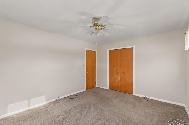 707 S 13th Avenue W, Newton, IA 50208