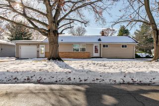 707 S 13th Avenue W, Newton, IA 50208