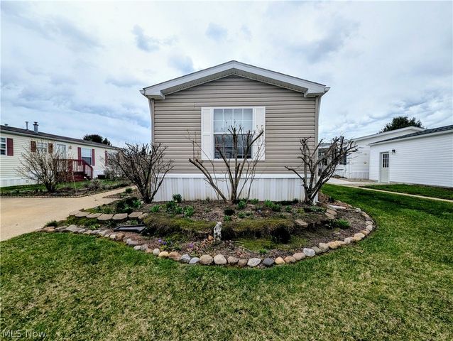 592 Sandtrap Circle, Painesville, OH 44077