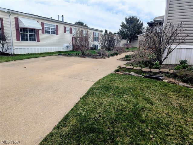 592 Sandtrap Circle, Painesville, OH 44077