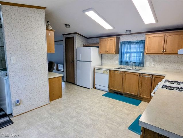 592 Sandtrap Circle, Painesville, OH 44077