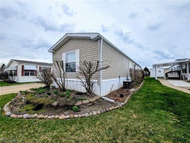 592 Sandtrap Circle, Painesville, OH 44077