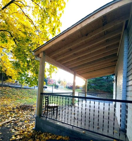 700 E 10th Ave, Munhall, PA 15120