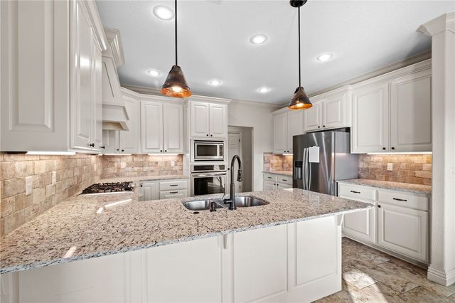 605 Chamberlain Road, Prairie Grove, AR 72753