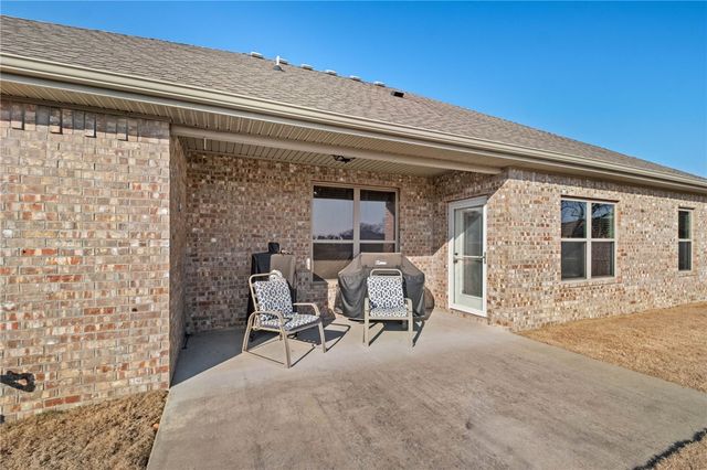 605 Chamberlain Road, Prairie Grove, AR 72753