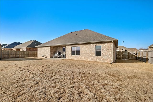 605 Chamberlain Road, Prairie Grove, AR 72753