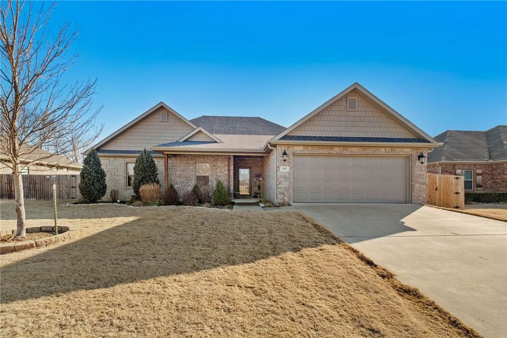 605 Chamberlain Road, Prairie Grove, AR 72753