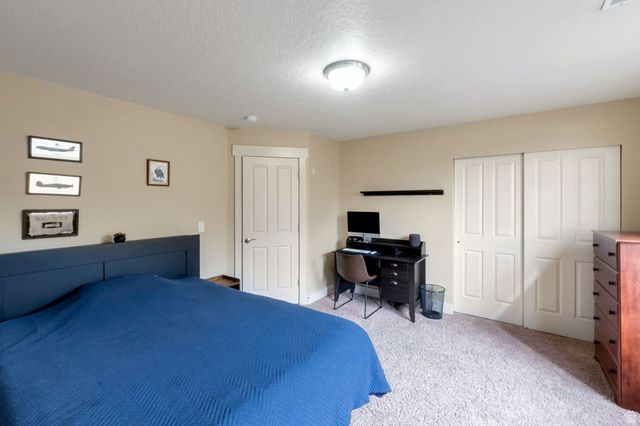 10272 S EAGLE CLIFF WAY, Sandy, UT 84092