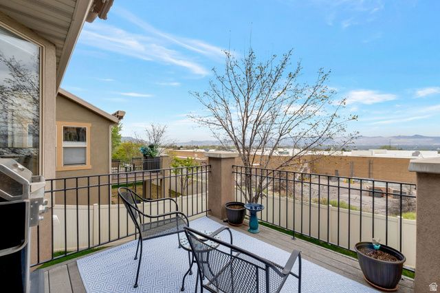10272 S EAGLE CLIFF WAY, Sandy, UT 84092