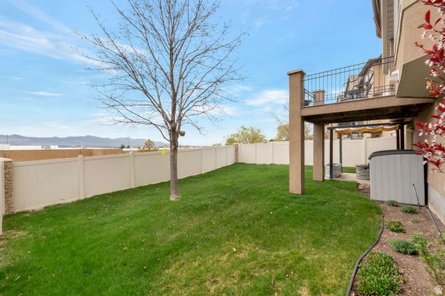 10272 S EAGLE CLIFF WAY, Sandy, UT 84092