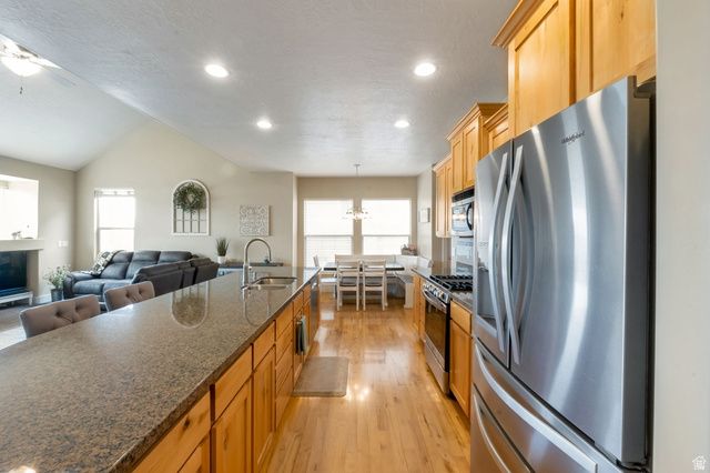 10272 S EAGLE CLIFF WAY, Sandy, UT 84092