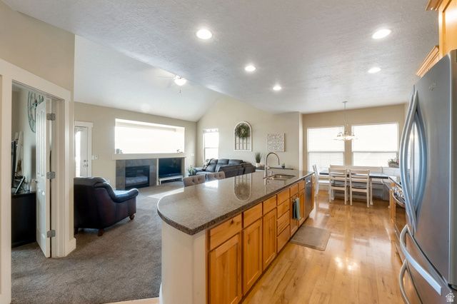 10272 S EAGLE CLIFF WAY, Sandy, UT 84092