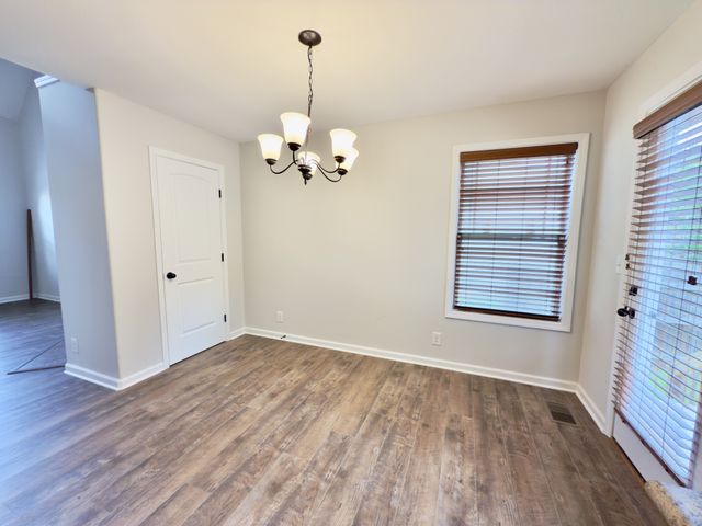 638 Hidden Valley Dr, Clarksville, TN 37040