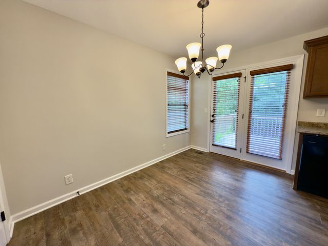 638 Hidden Valley Dr, Clarksville, TN 37040