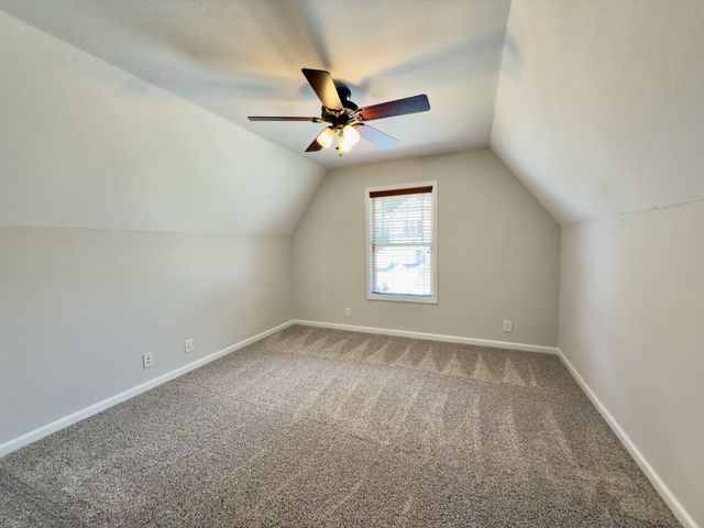 638 Hidden Valley Dr, Clarksville, TN 37040