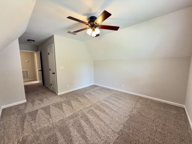 638 Hidden Valley Dr, Clarksville, TN 37040