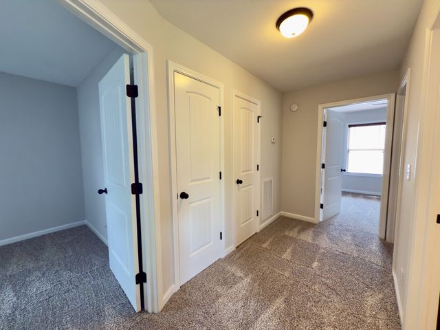 638 Hidden Valley Dr, Clarksville, TN 37040